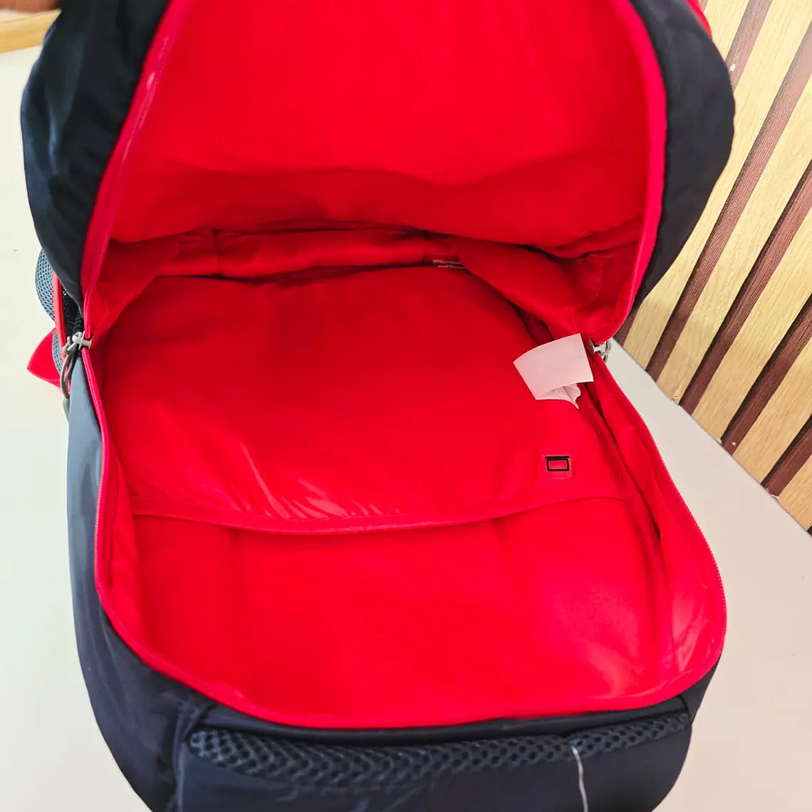 MOCHILA ORIGINAL NASA BLANCO/ROJO MOD# MMPT000 4