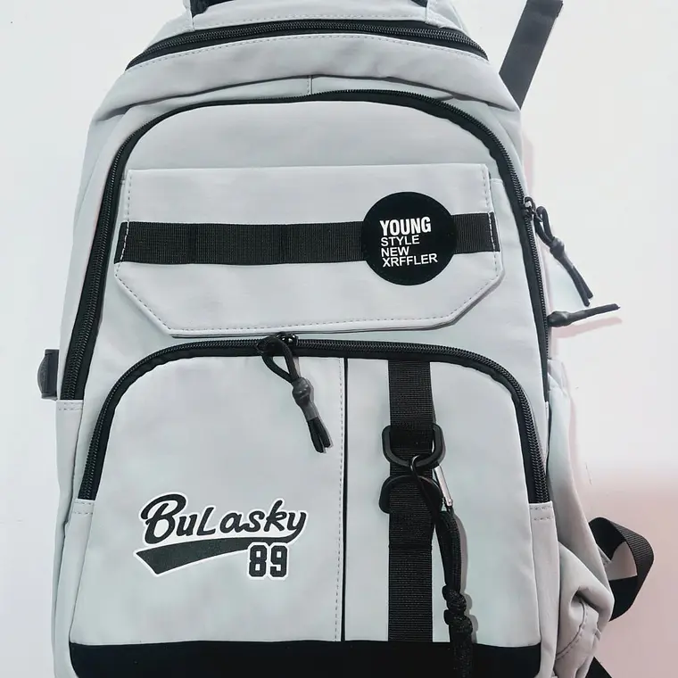 MOCHILA JUVENIL BULASKY 89 CON LLAVERO MOD# 6822 3