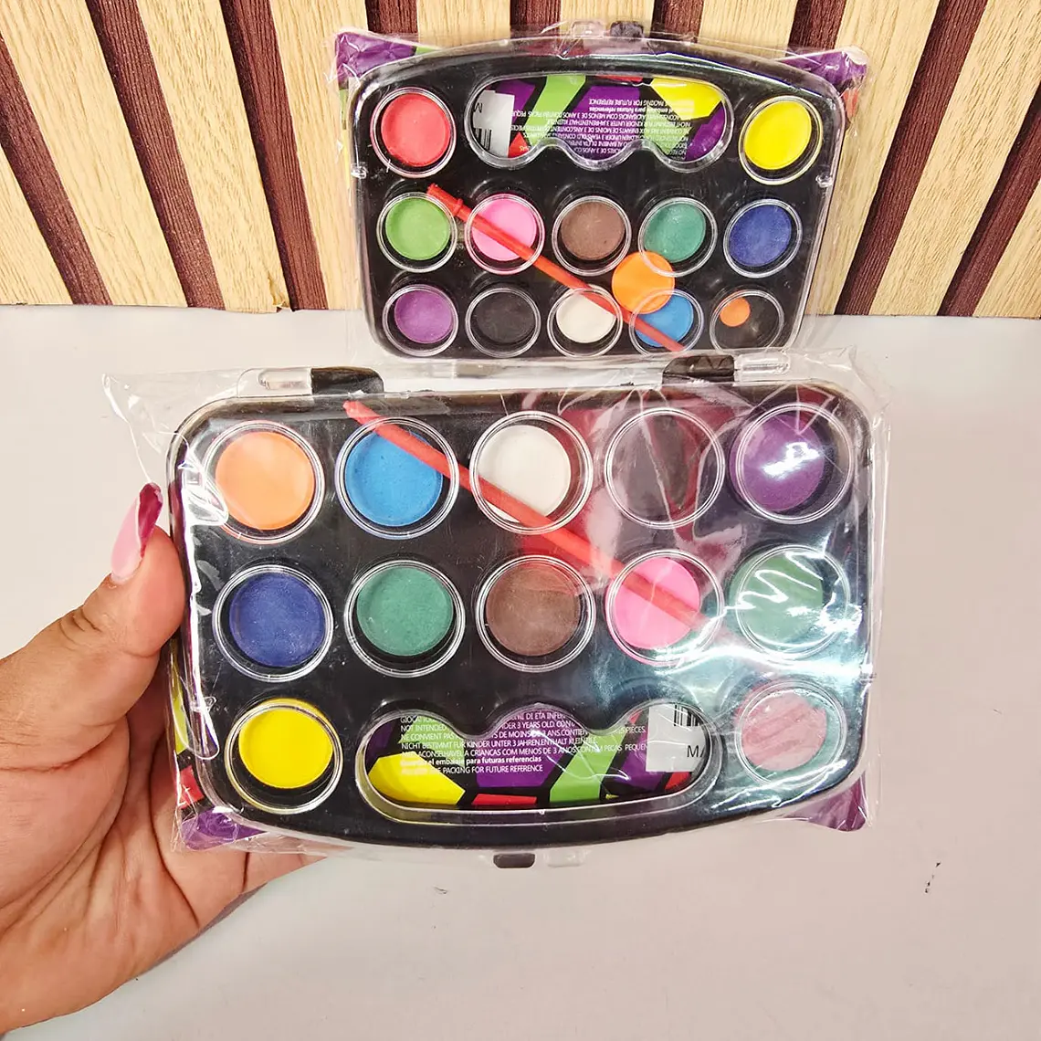 PALETA CON 12 ACUARELAS MOD# B-9000YH 1