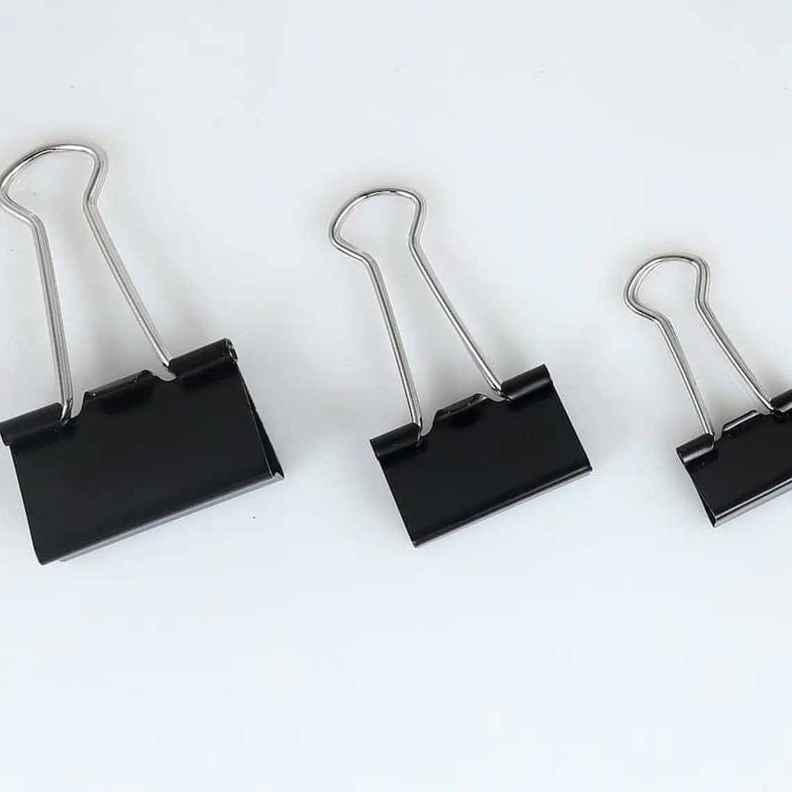 CAJITA CON 12 BINDER CLIPS PARA CARPETA MOD# WJ-100-19, 15, 32 📂 1