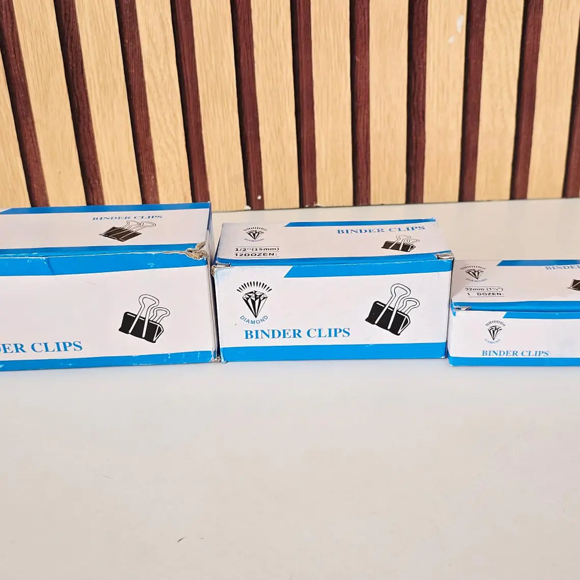 CAJITA CON 12 BINDER CLIPS PARA CARPETA MOD# WJ-100-19, 15, 32 📂 3
