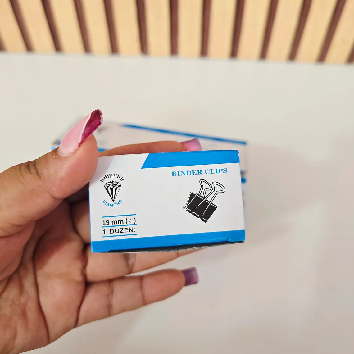 CAJITA CON 12 BINDER CLIPS PARA CARPETA MOD# WJ-100-19, 15, 32 📂 5