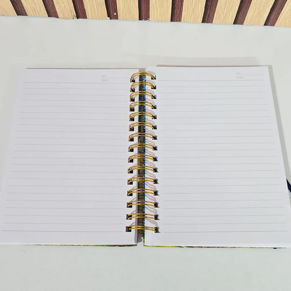 (RAYAS) LIBRETA MEDIANA CON 200 HOJAS MOD# TK-0163BJ 7