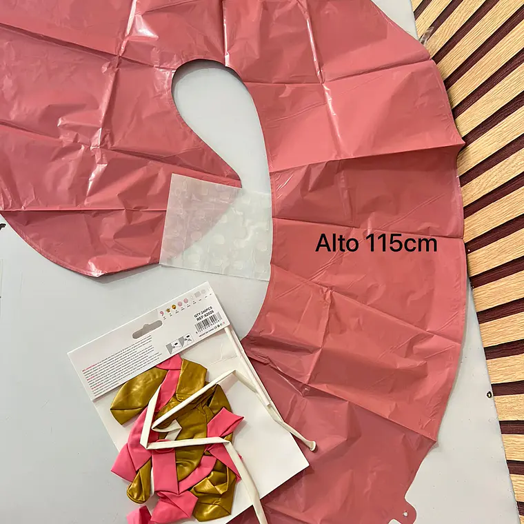 SET DE GLOBOS COLOR ROSA CON GLOBOS Y  CORONITA  MOD# 62017-62026👑 14