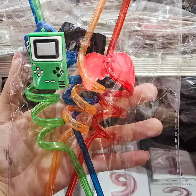 BOLSITA CON 4 POPOTES CON FIGURAS 3D MOD# 60667-60674 4