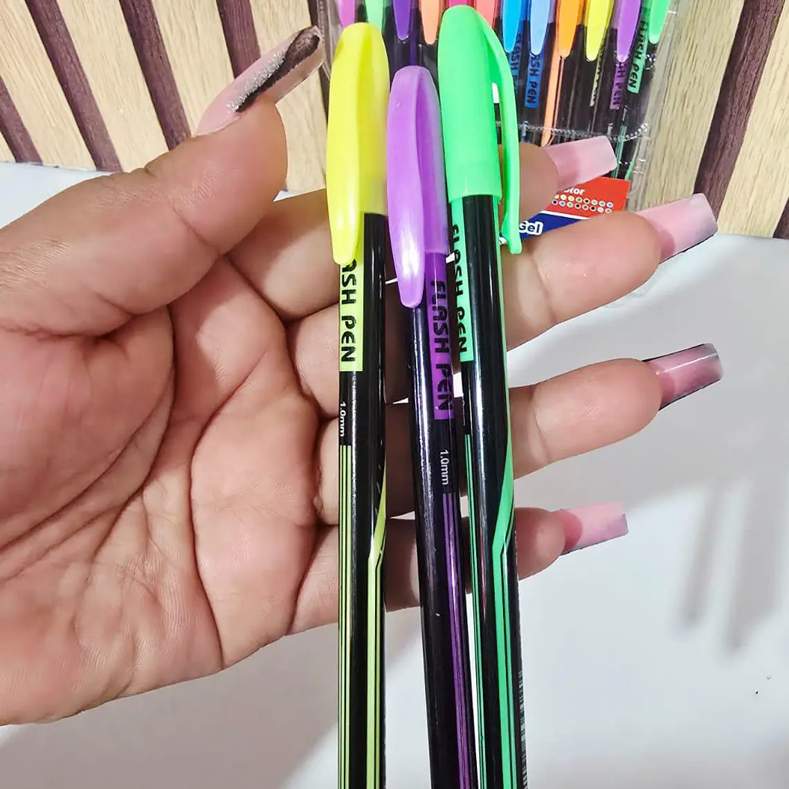 PAQ. CON 24 LAPICEROS DE GEL MOD# 80505 3