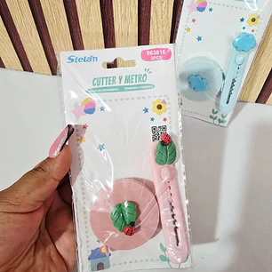 SET MINI CÚTER Y FLEXOMETRO KAWAII (CATARINA Y NUBE) MOD# 863816