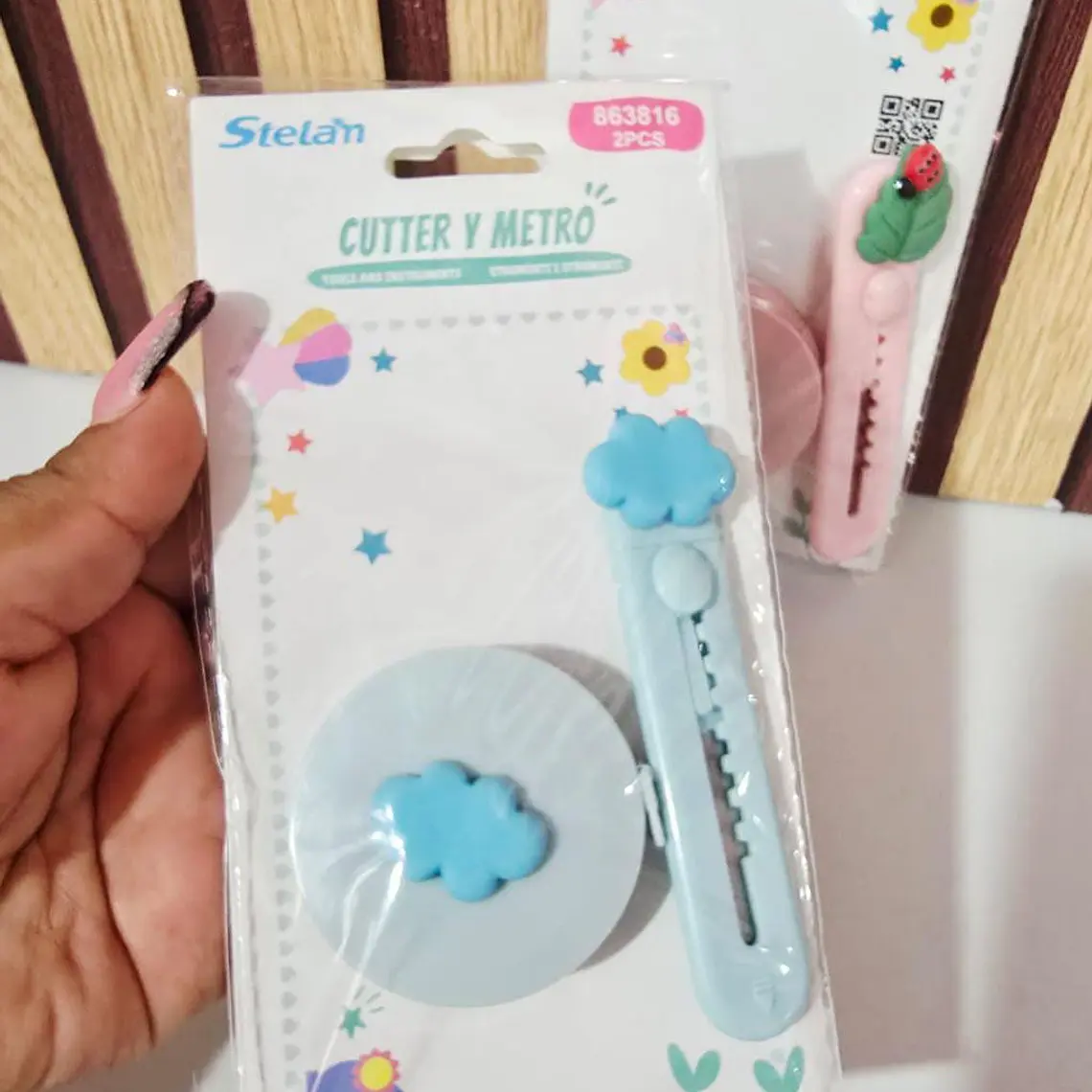 SET MINI CÚTER Y FLEXOMETRO KAWAII (CATARINA Y NUBE) MOD# 863816 3