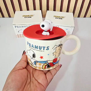 TAZA DE 360ML DISEÑO SNOOPY CON TAPA MOD# TCB-188
