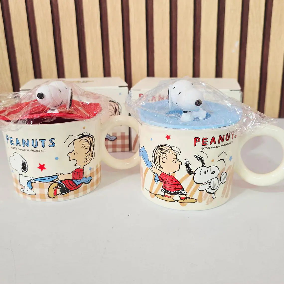 TAZA DE 360ML DISEÑO SNOOPY CON TAPA MOD# TCB-188 1