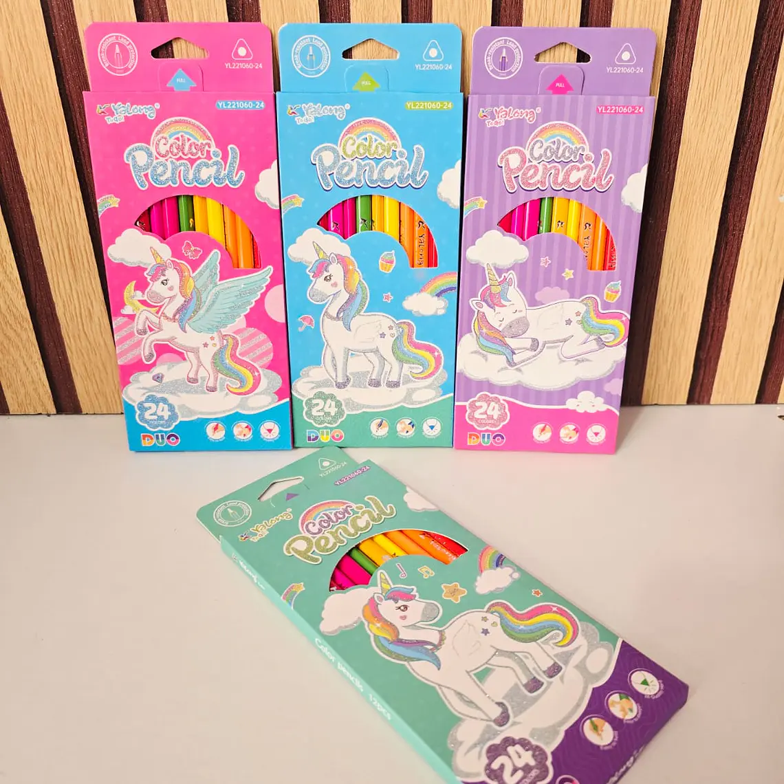 CAJITA CON 12 COLORES DE DOBLE PUNTA DISEÑO UNICORNIO MOD# YL221060-24 1