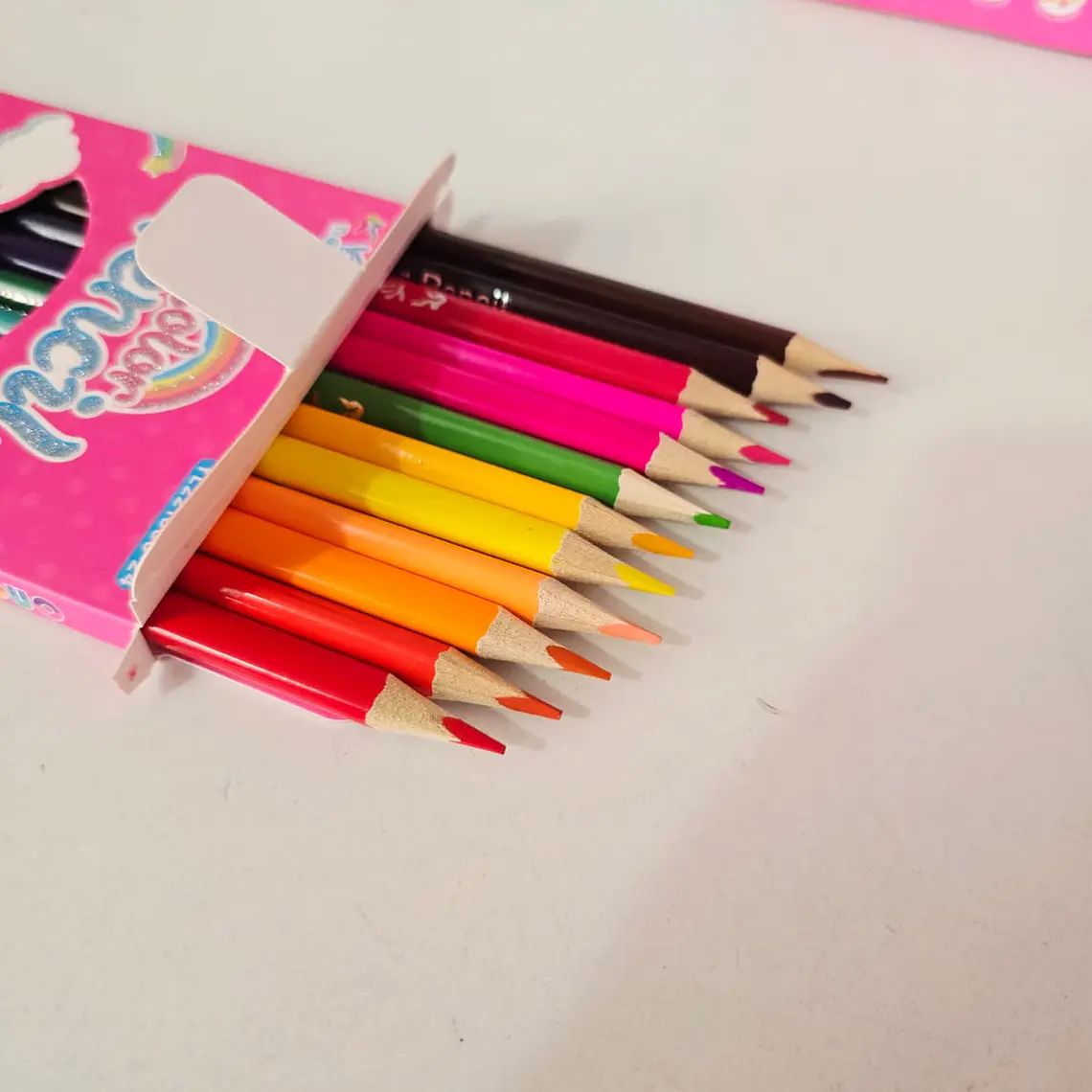 CAJITA CON 12 COLORES DE DOBLE PUNTA DISEÑO UNICORNIO MOD# YL221060-24 4