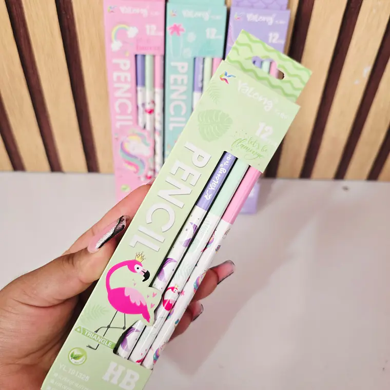CAJITA CON 12 LAPICES DISEÑO UNICORNIO MOD# YL191325 3