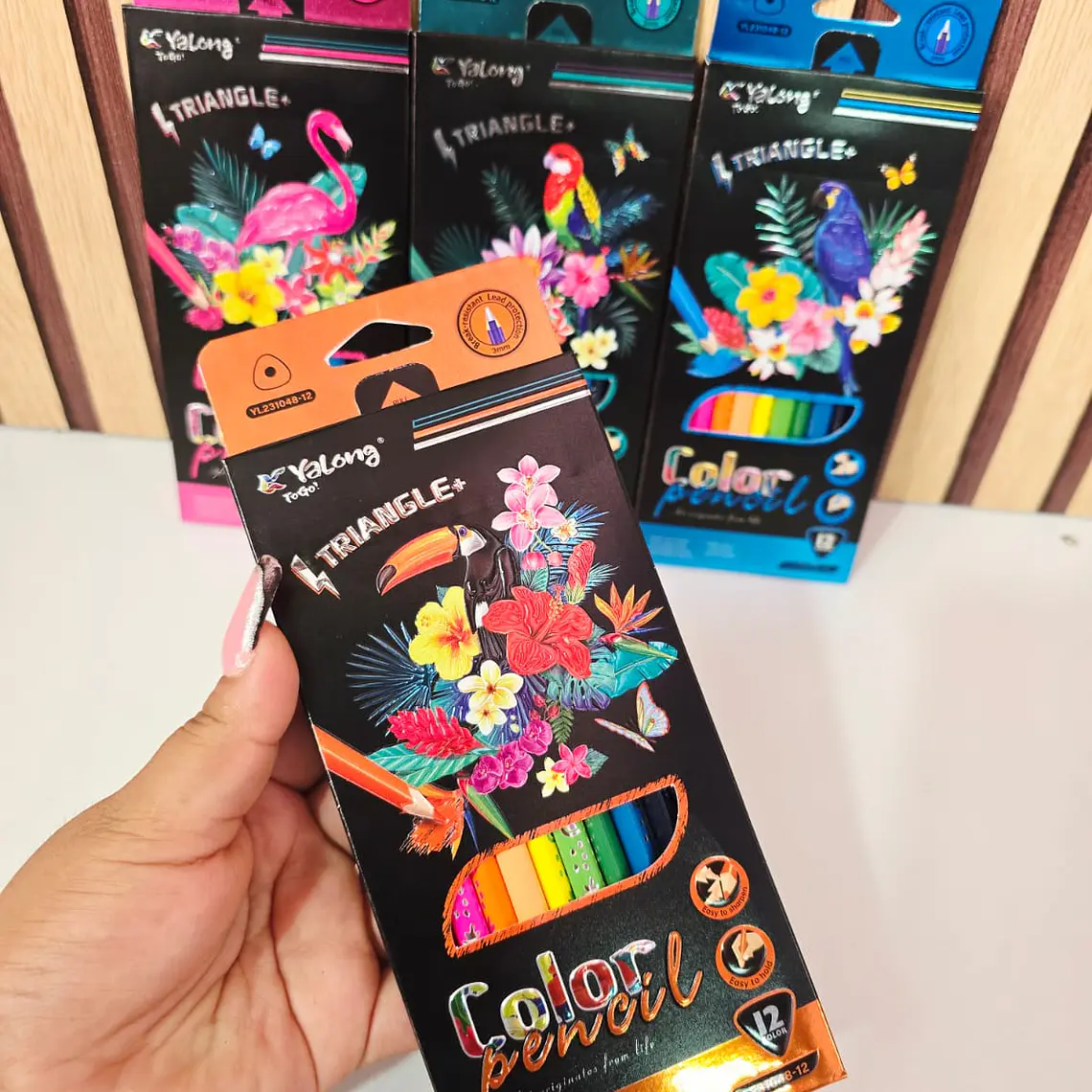 CAJITA CON 12 COLORES DISEÑO TROPICAL MOD# YL231048-12 🦩 2