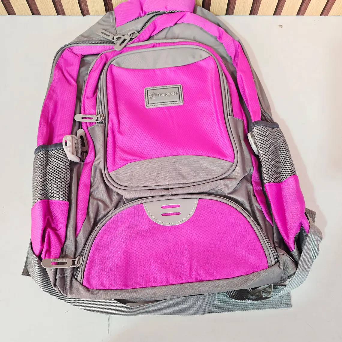 MOCHILA JUVENIL TRENDY STAR MOD# 25022 18