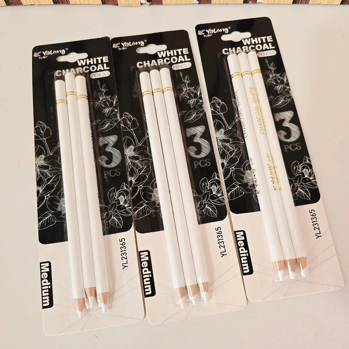 PAQ DE 3 LAPICES BLANCOS PARA DIBUJO MOD# YL231365 3