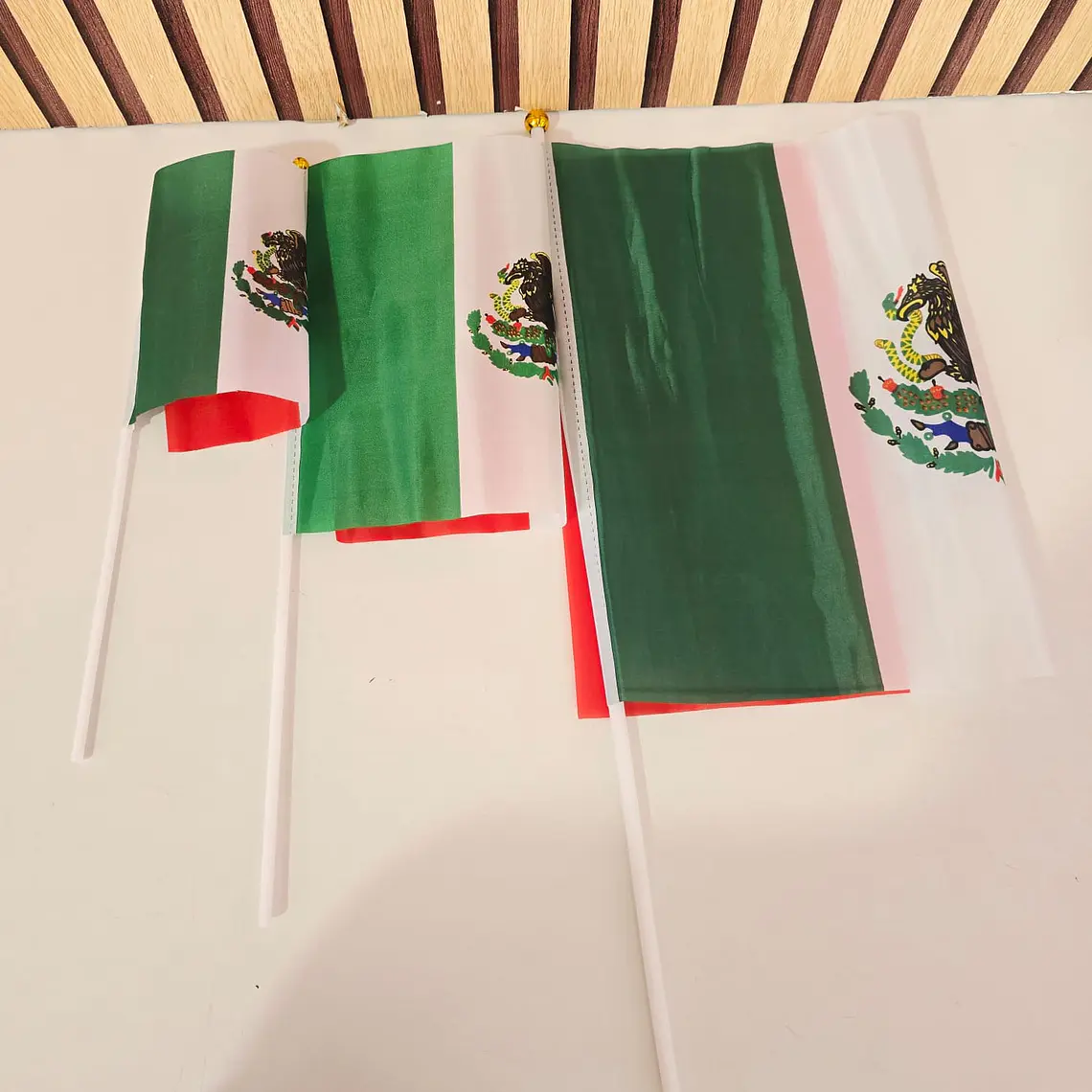 DOCENA DE BANDERITAS/MÉXICO MOD# 26MCE-3, 18, 5 5