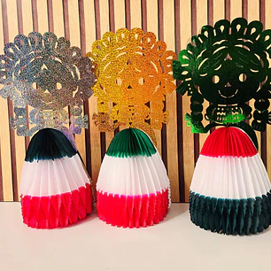 MUÑECA MEXICANA CON VESTIDO DE PAPEL