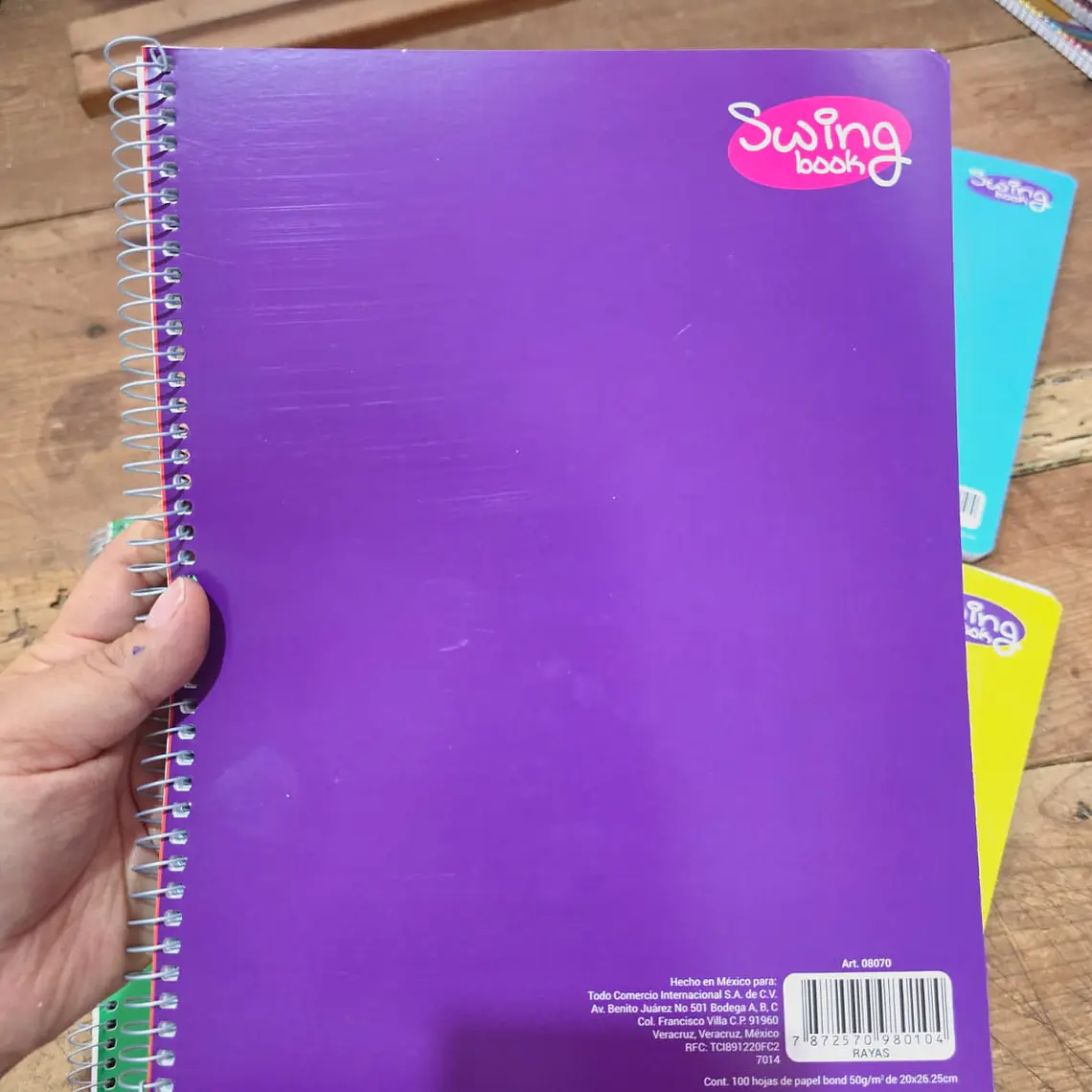 (RAYAS) o (CUADROS)  LIBRETA ECONÓMICA PROFESIONAL SWING BOOK CON 100 HOJAS COLORES LISOS MOD# 08070 ó 08073 2