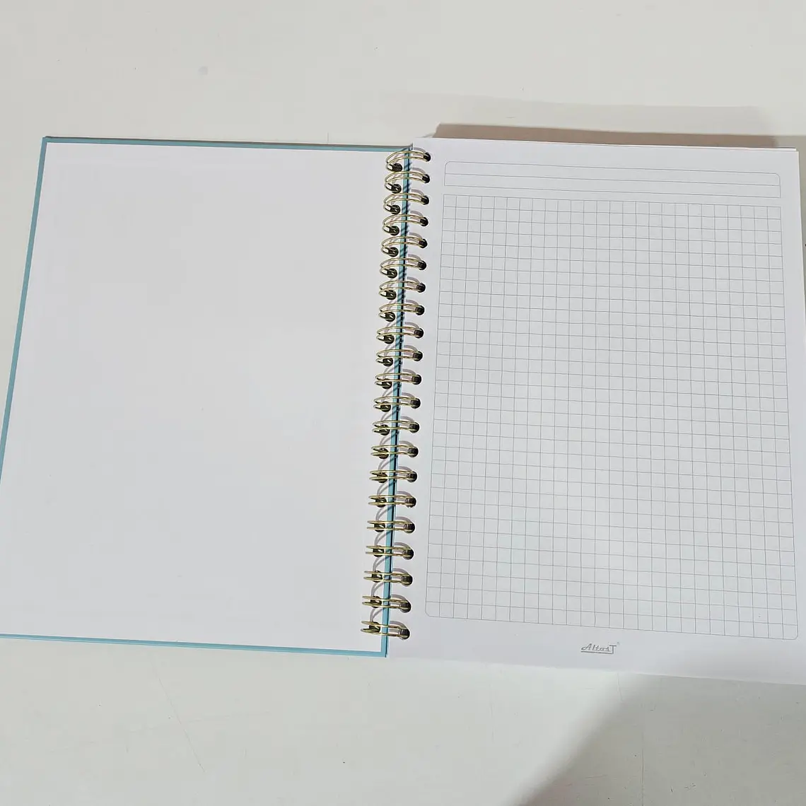 (CUADROS #7) LIBRETA PROFESIONAL CON 200 HOJAS MOD# YC006435-03 2