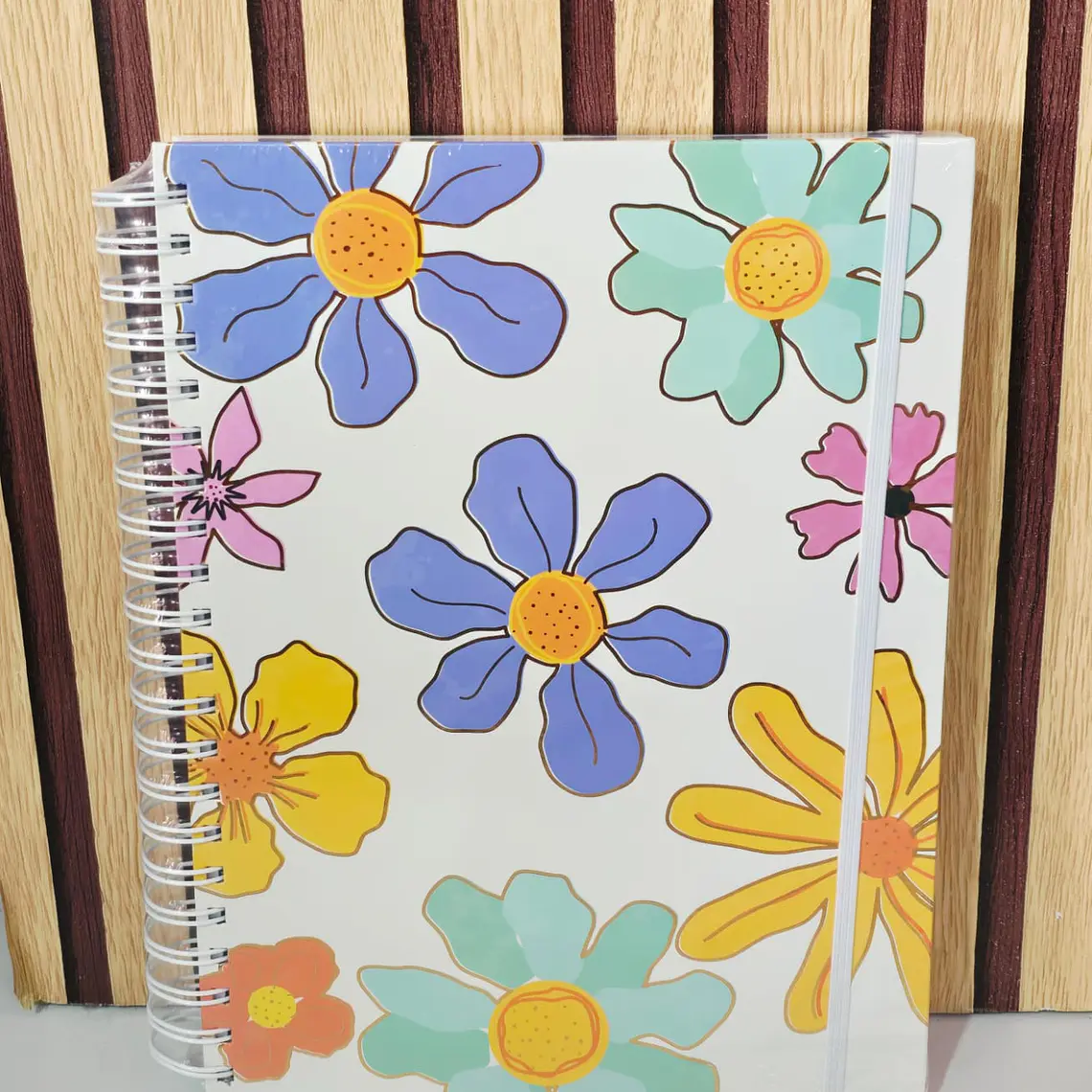 (CUADROS #7) LIBRETA PROFESIONAL CON 200 HOJAS MOD# MNB0077-2 9