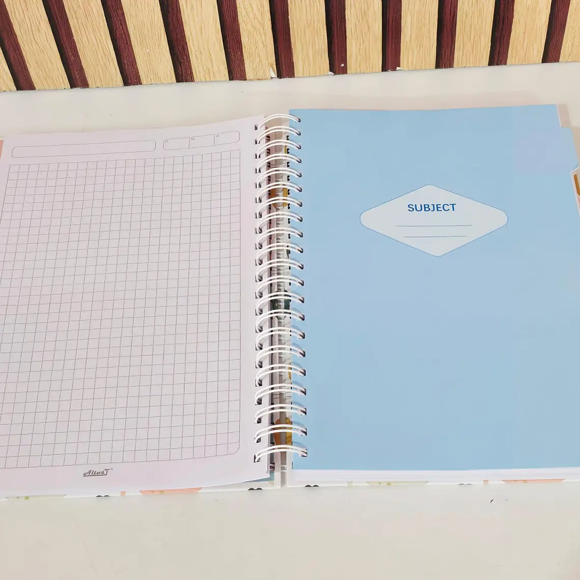 (CUADROS #7) LIBRETA PROFESIONAL CON 200 HOJAS MOD# MNB0077-2 12