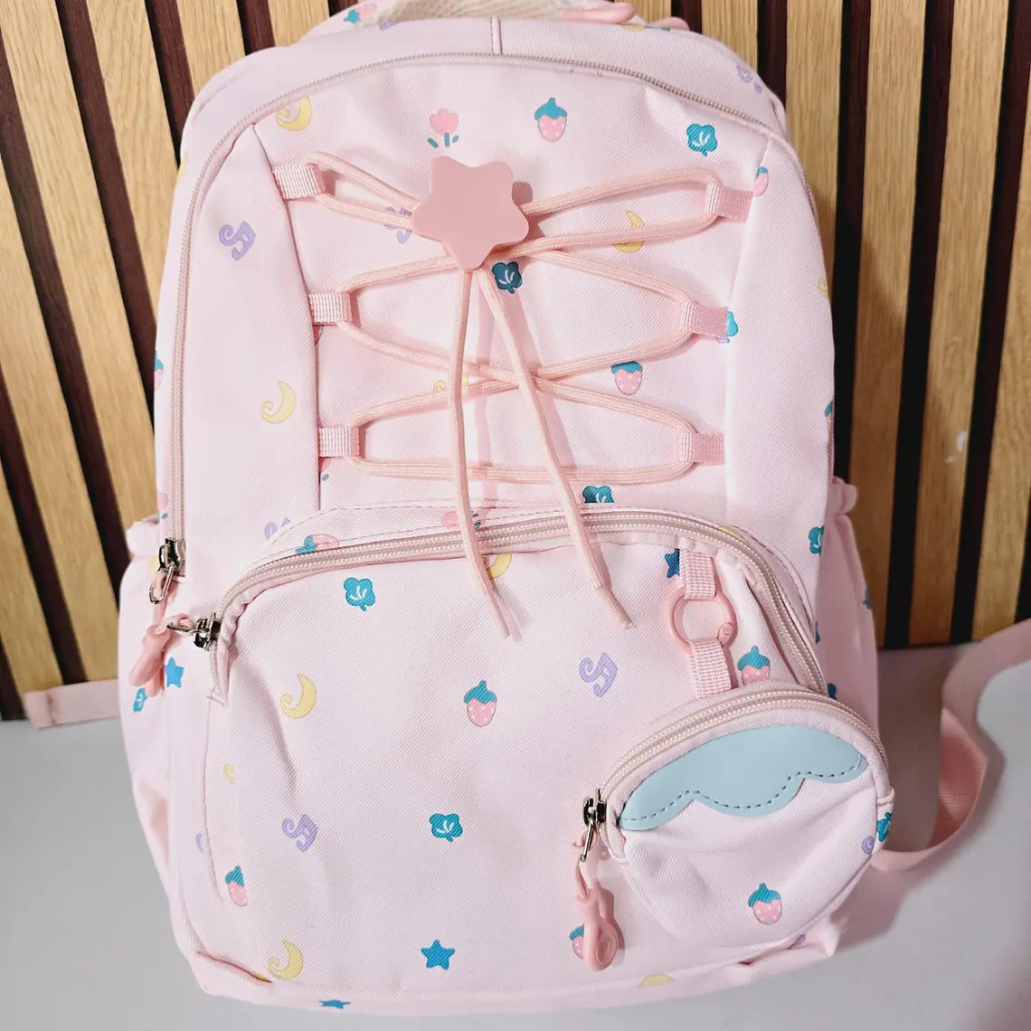 MOCHILA JUVENIL CON MONEDERO FRESA 🍓  MOD# 8003 1