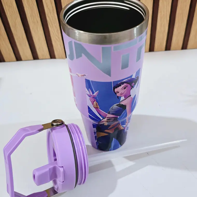 VASO TÉRMICO CON ASA  DISEÑO GUERRERAS KPOP DE 800ML MOD# VFT30 7