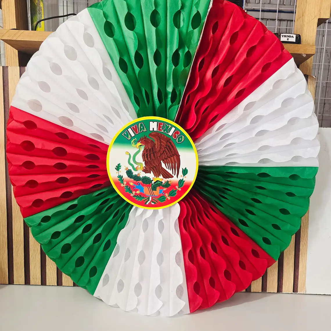 ROSETA TRICOLOR CON ESCUDO 6