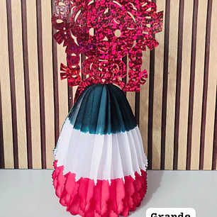 MUÑECA BRILLANTE MEXICANA CON VESTIDO DE PAPEL