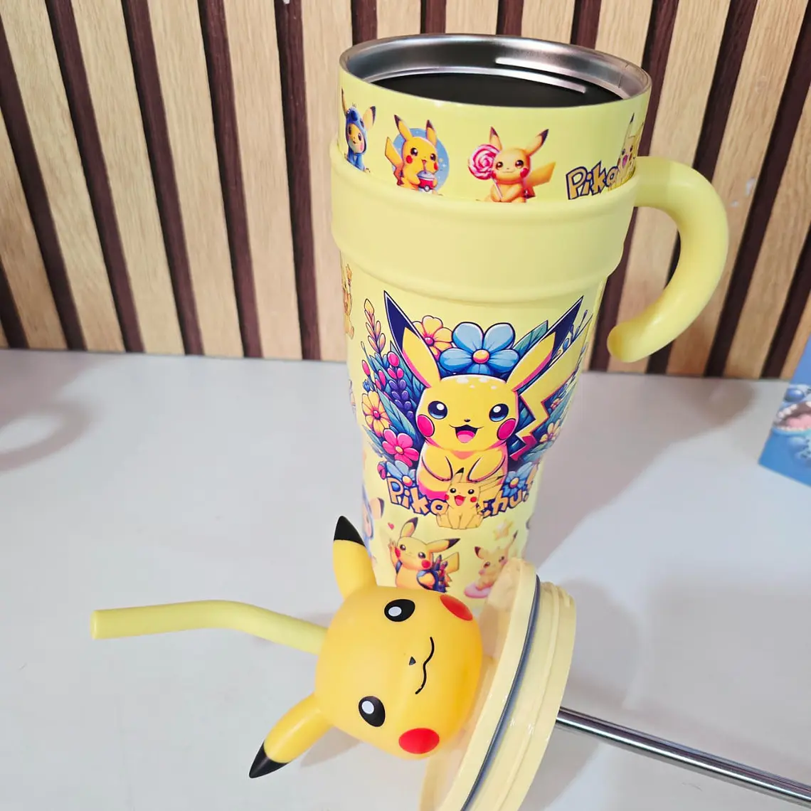 TERMO DE 1200ML CON ASA VARIOS PERSONAJES MOD# 25-TERMO-136 9