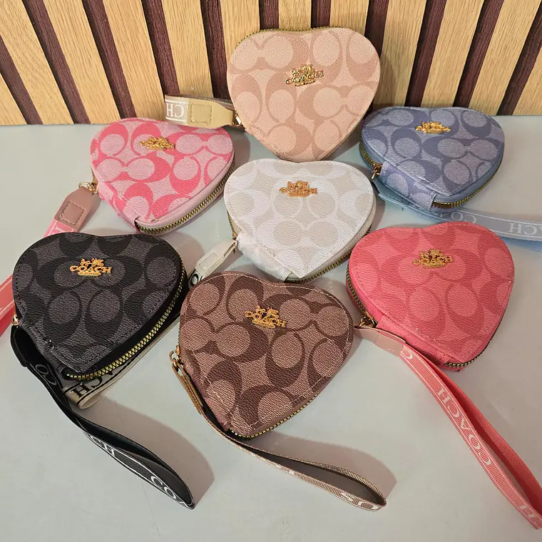 MONEDERO EN FORMA DE CORAZÓN (COACH) MOD# PP26-009 1
