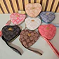 MONEDERO EN FORMA DE CORAZÓN (COACH) MOD# PP26-009 - Miniatura 1