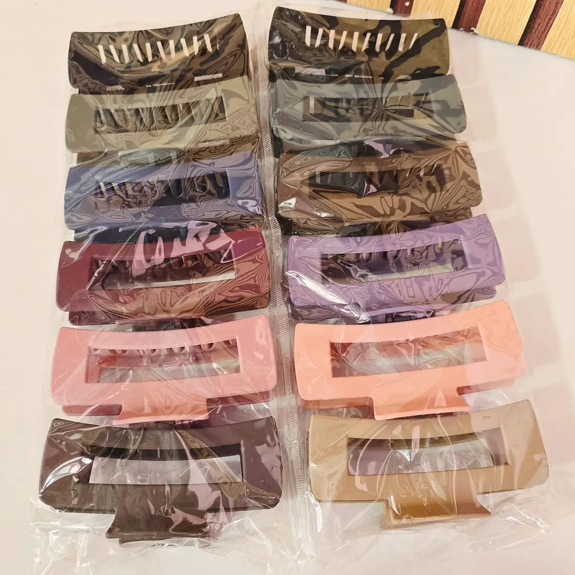 DOCENA DE PINZAS PARA EL CABELLO VARIOS MODELOS 8