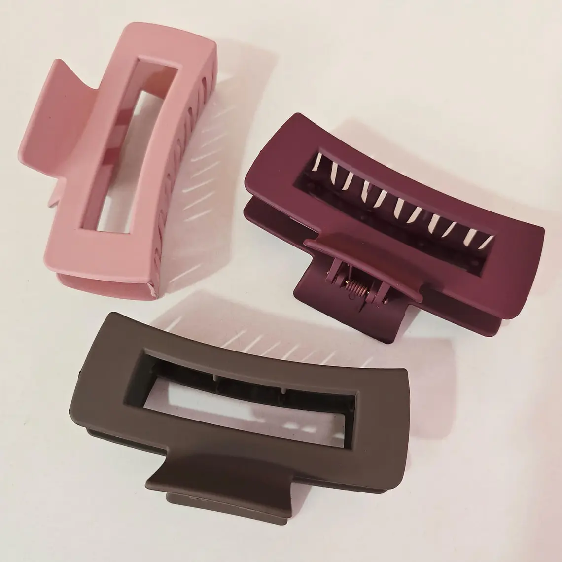 DOCENA DE PINZAS PARA EL CABELLO VARIOS MODELOS 16