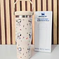 VASO TÉRMICO STANLEY CON ASA (PERSONAJES) 887 ML MOD# 8820 - Miniatura 2