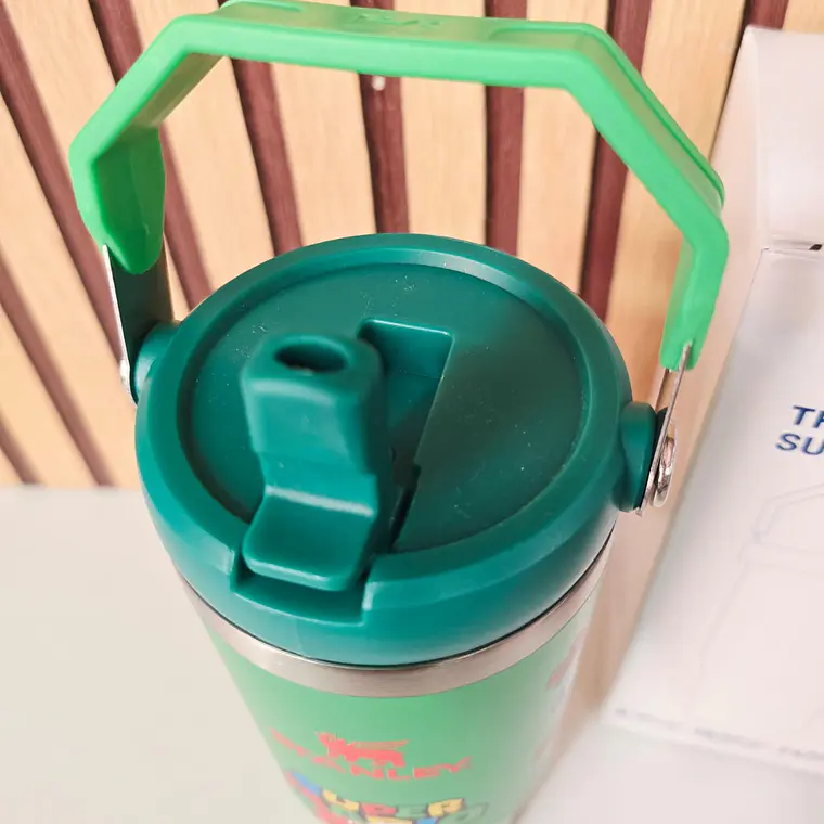 VASO TÉRMICO STANLEY CON ASA (PERSONAJES) 887 ML MOD# 8820 14