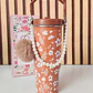 VASO TÉRMICO DE 887ML CON POMPÓN Y PERLAS MOD# VASOS C20 - Miniatura 6