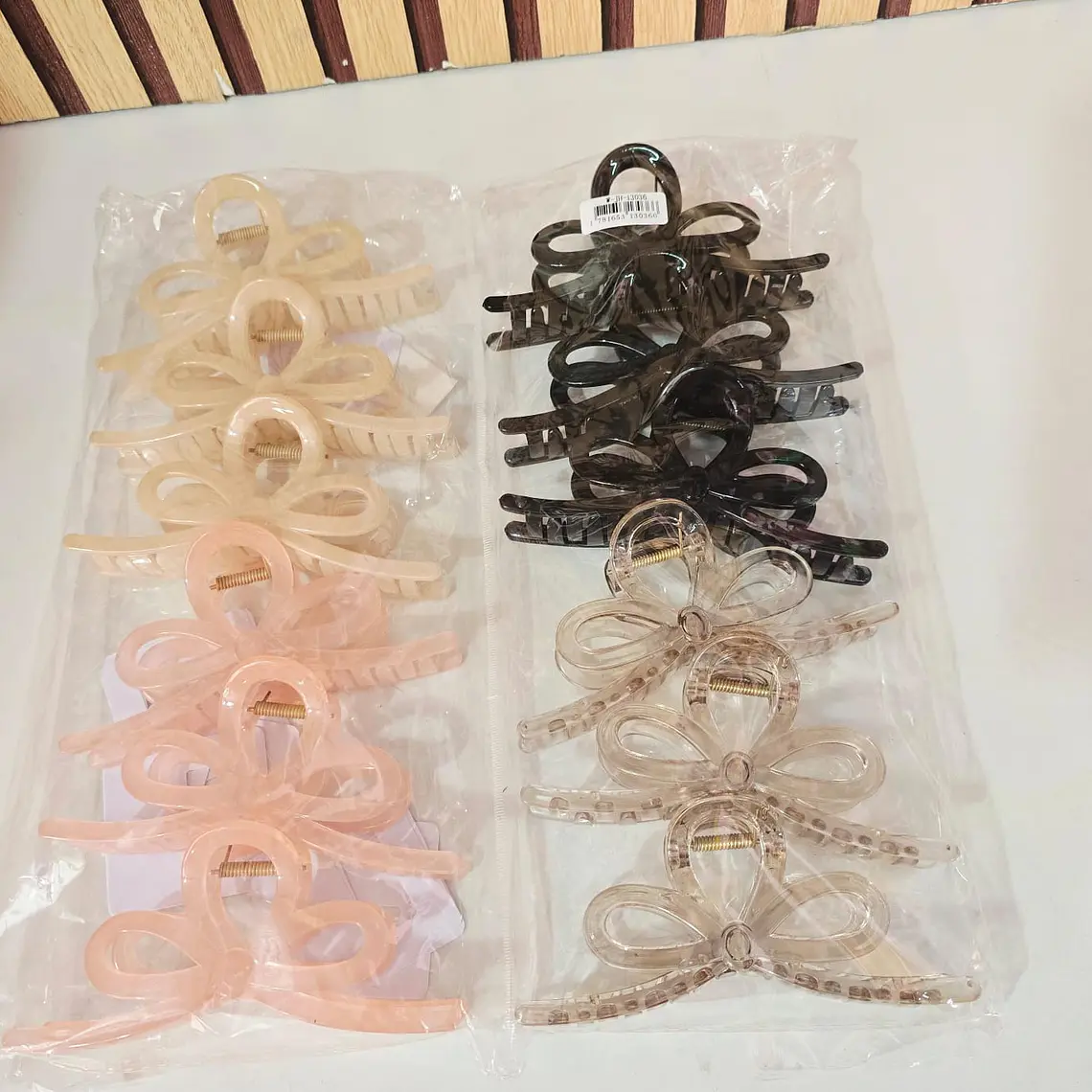 DOCENA DE PINZAS PARA EL CABELLO MOD# W-JH-13036 1