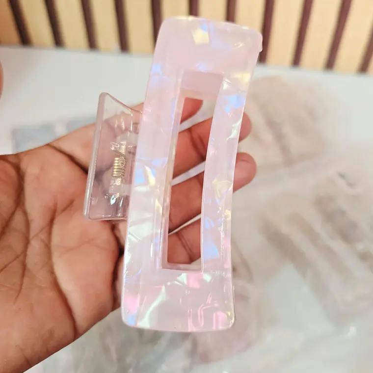 1 PINZA RECTANGULAR PARA EL CABELLO MOD# W-JH-11098 2