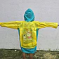 IMPERMEABLE PARA NIÑOS CON CAPUCHA Y AMPLIACIÓN PARA MOCHILA MOD# TH-168 ☔🌧️ - Miniatura 6