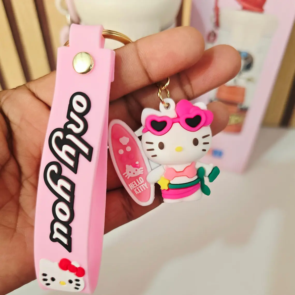 TERMO HELLO KITTY DE 600ML CON LLAVERO MOD# 26-TERMO-074 6