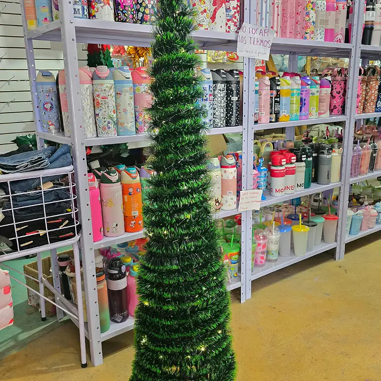 PINO VERDE Y CON PUNTAS BLANCAS PLEGABLE CON LUZ LED(1.5MTS) MOD# 15LY1-22X5,1 6