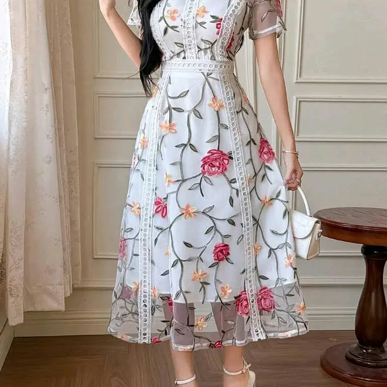VESTIDO BLANCO CON FLORES TALLA CH 1
