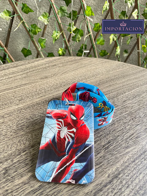 Preventa Portacredencial Vertical + Lanyard Spiderman