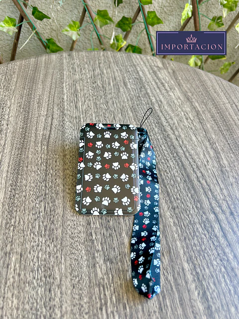 Preventa Portacredencial + Lanyard Huellas Perritos