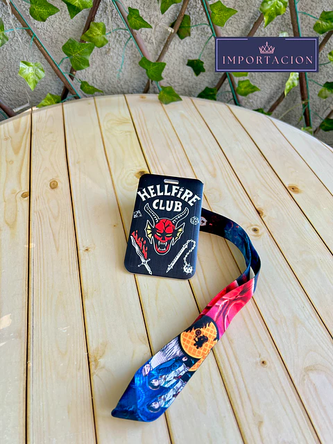 Preventa Portacredencial + Lanyard Hellfire Club Stranger Things