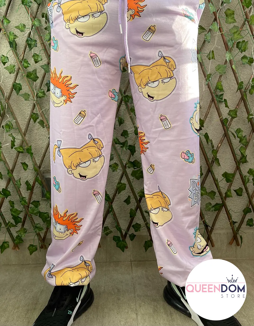 Jogger Unisex Rugrats morado (pequeño detalle en la tela) 2