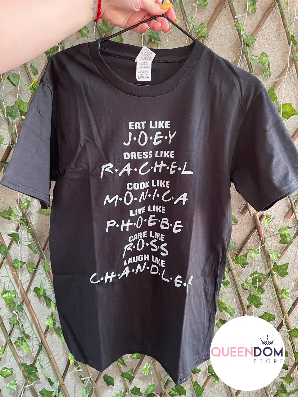 Polera Unisex Friends Negra 2