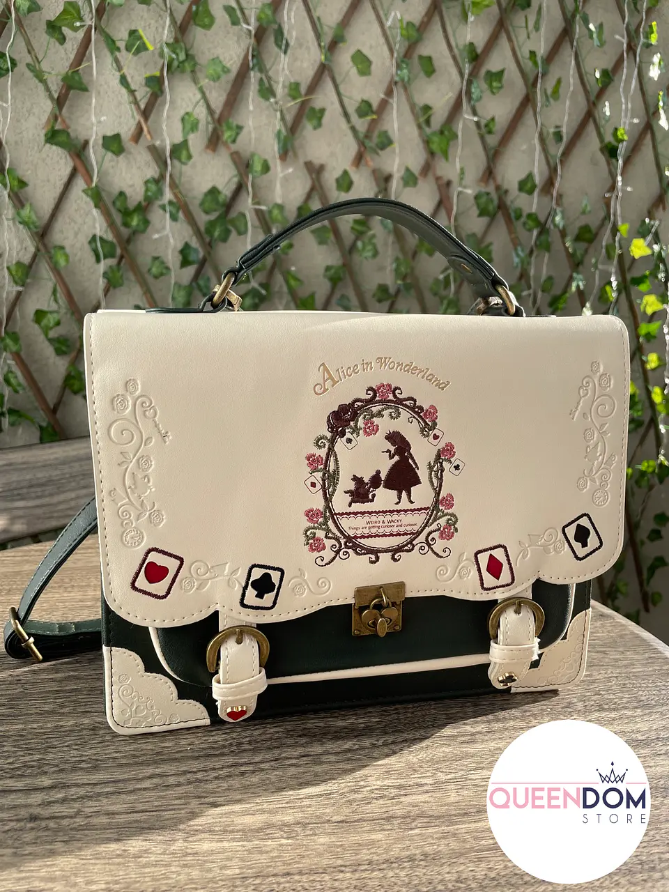 Preventa cartera Alicia en en el País de las Maravillas 3